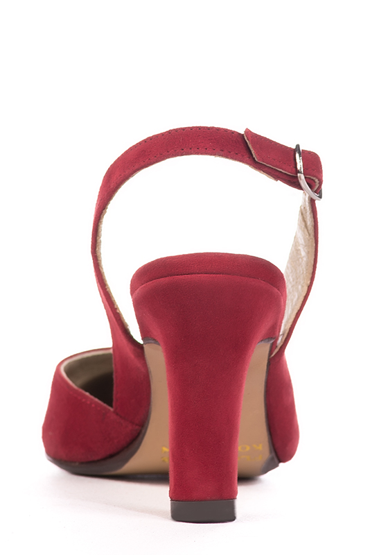 Cardinal red women's slingback shoes. Round toe. High kitten heels. Worn view - Florence KOOIJMAN